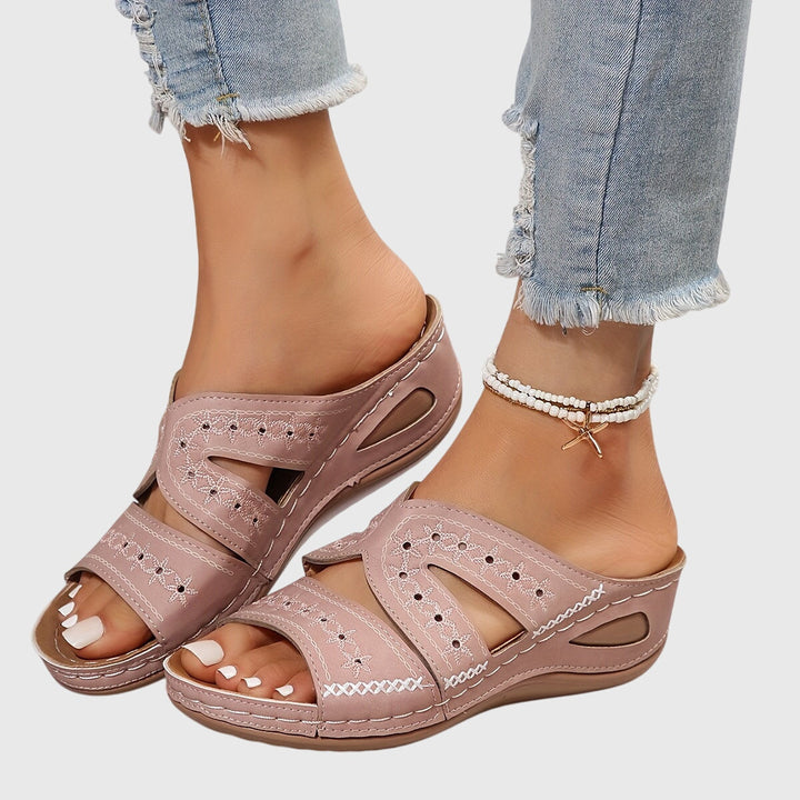 NOËLLE | LIGHTWEIGHT ORTHOPEDIC SANDALS
